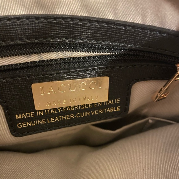 Lacucci leather backpack style purse in black with interior zip pocket - Picture 6 of 14